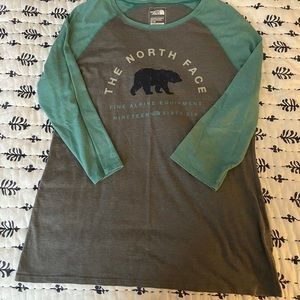 The North Face 3/4 Shirt